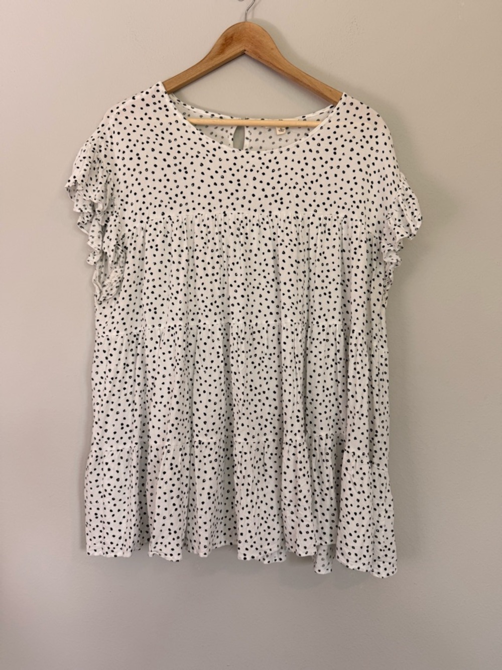 entro White Flutter Sleeve Babydoll Top with Black Polka Dots